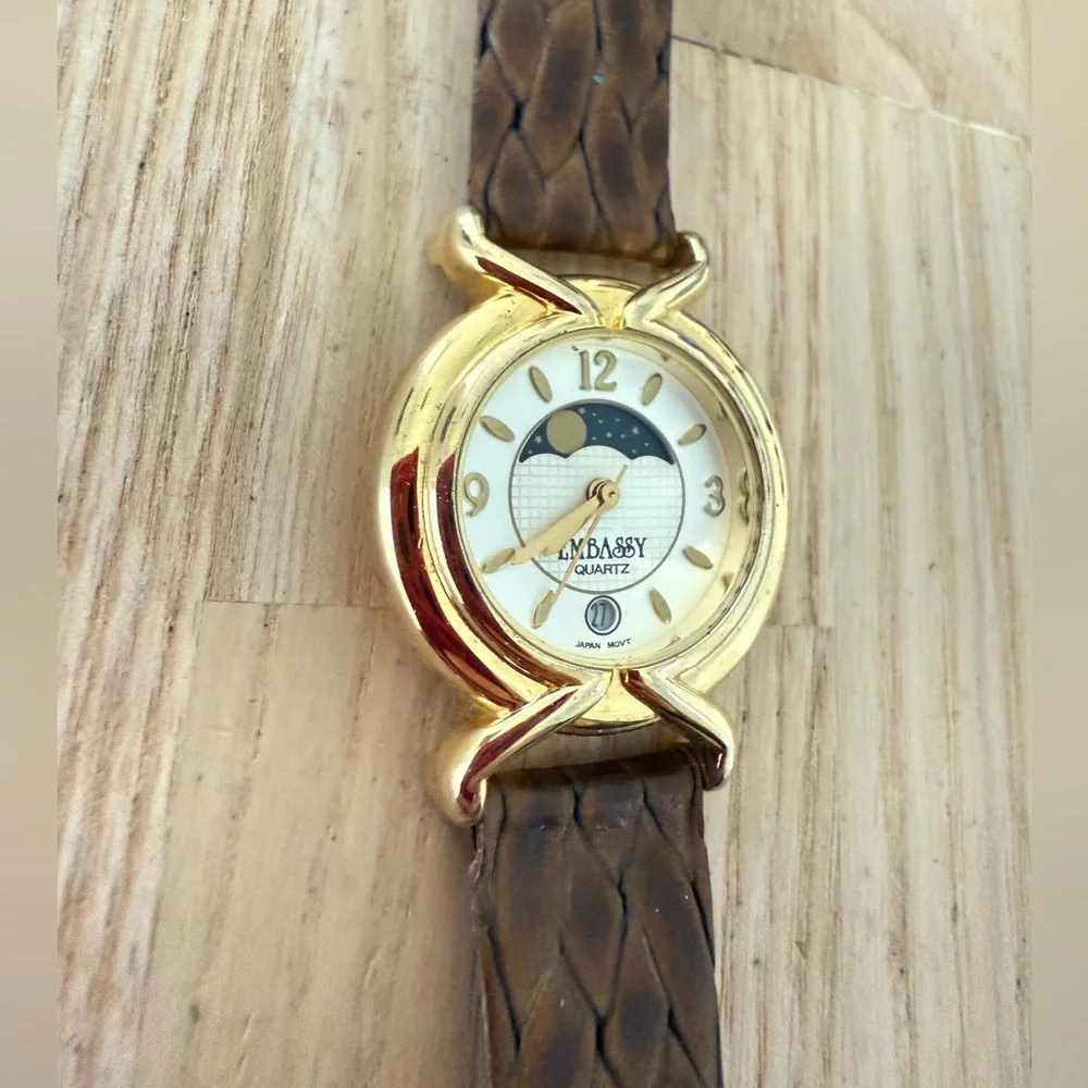 Embassy ladies moon phase brown leather watch NEW BATTERY